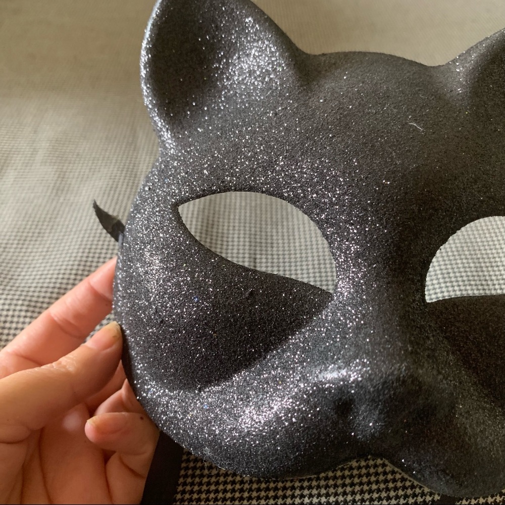 Mask - Picture 2 of 2